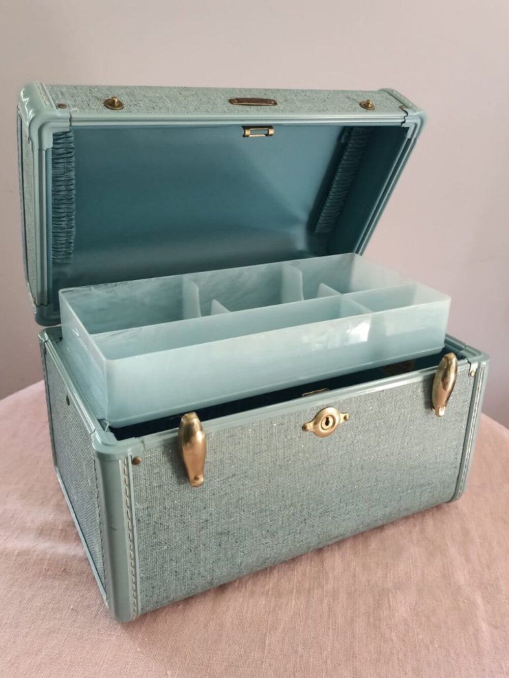 Vintage Samsonite Streamlite Train Case Seafoam Blue w/ Original Box, Keys & Tag